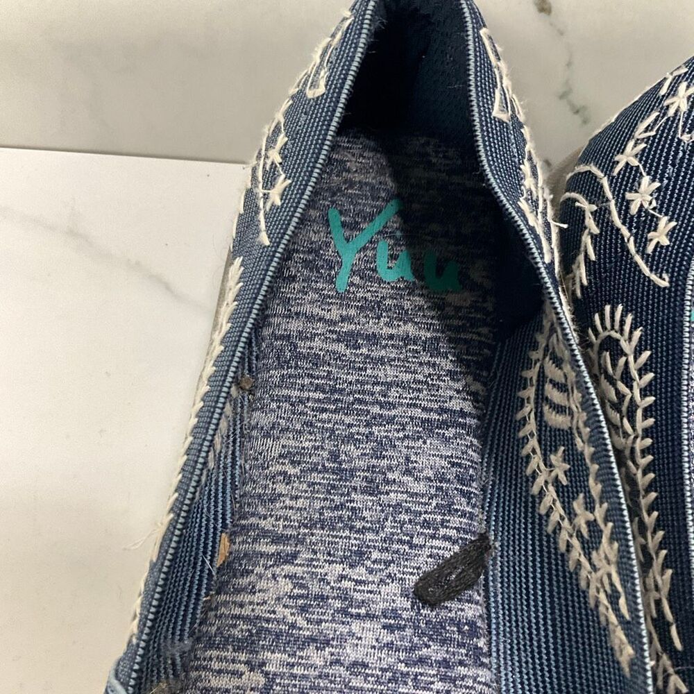 YUU Embroidered Slip on Shoes - Picture 5 of 6